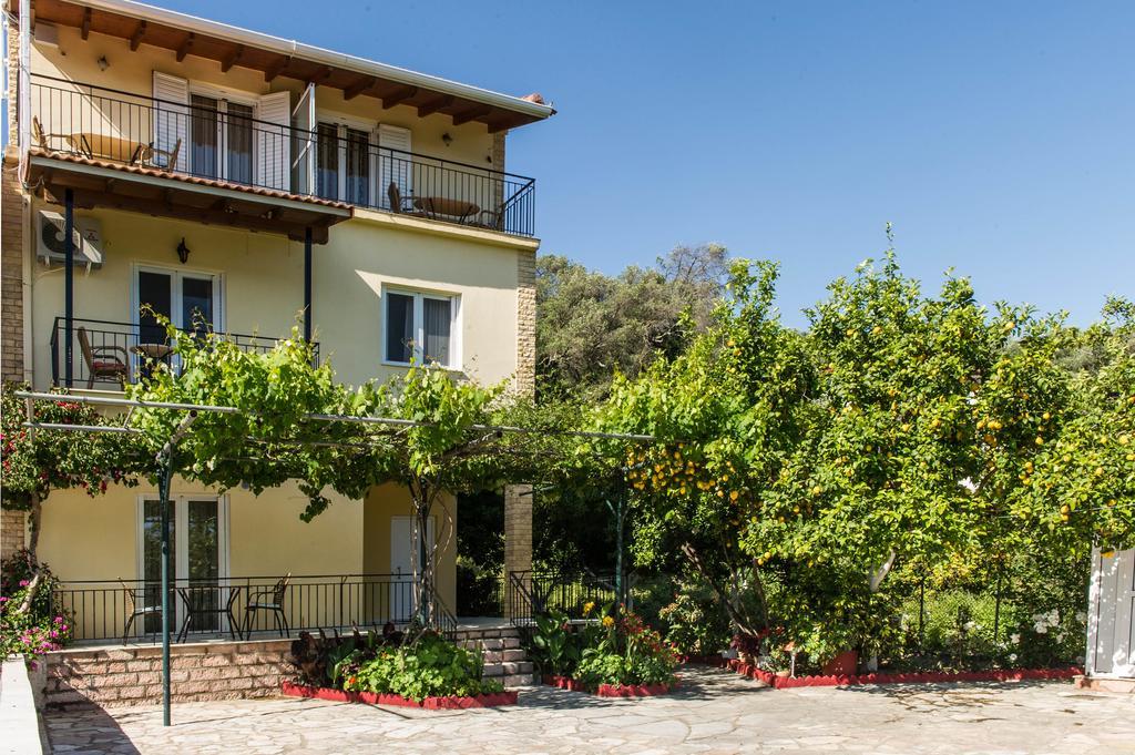 Kefalas Apartments Parga Exterior photo