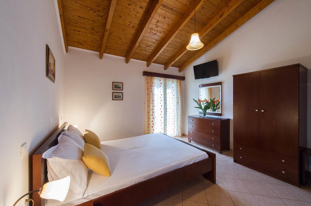 Kefalas Apartments Parga Exterior photo